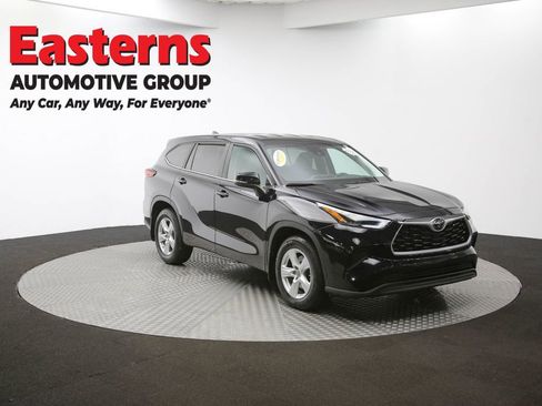 Used 2023 Toyota Highlander L image 49