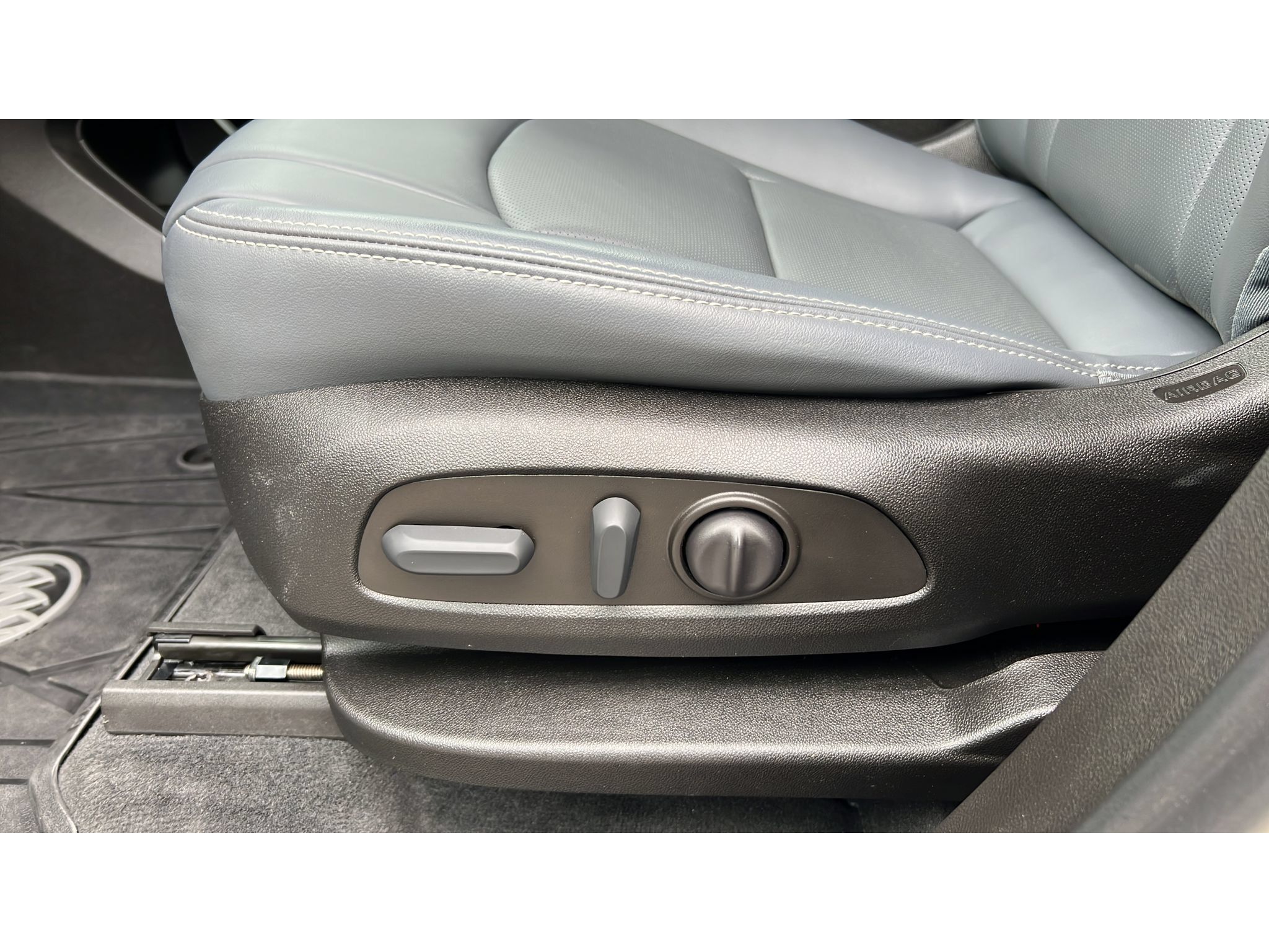 Certified 2023 Buick Enclave Essence w/ Trailering Package, 5000 lbs. AWD/4WD image 25