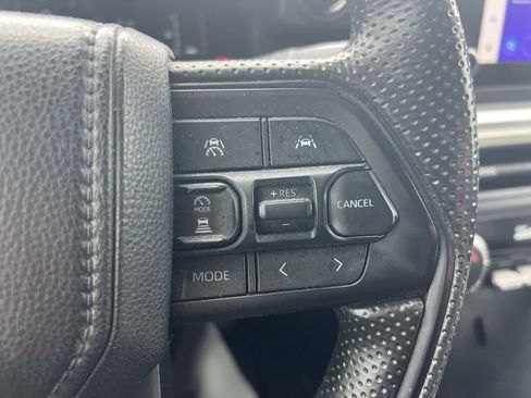 Used 2025 Toyota Tacoma SR5 AWD/4WD image 20