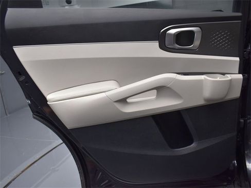 Certified 2025 Kia Sorento S w/ Panoramic Sunroof Package image 16