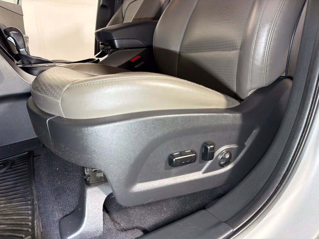 Used 2014 Hyundai Santa Fe Sport 2.0T w/ Navigation Package 06 FWD image 11