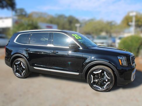 Used 2025 Kia Telluride S image 4