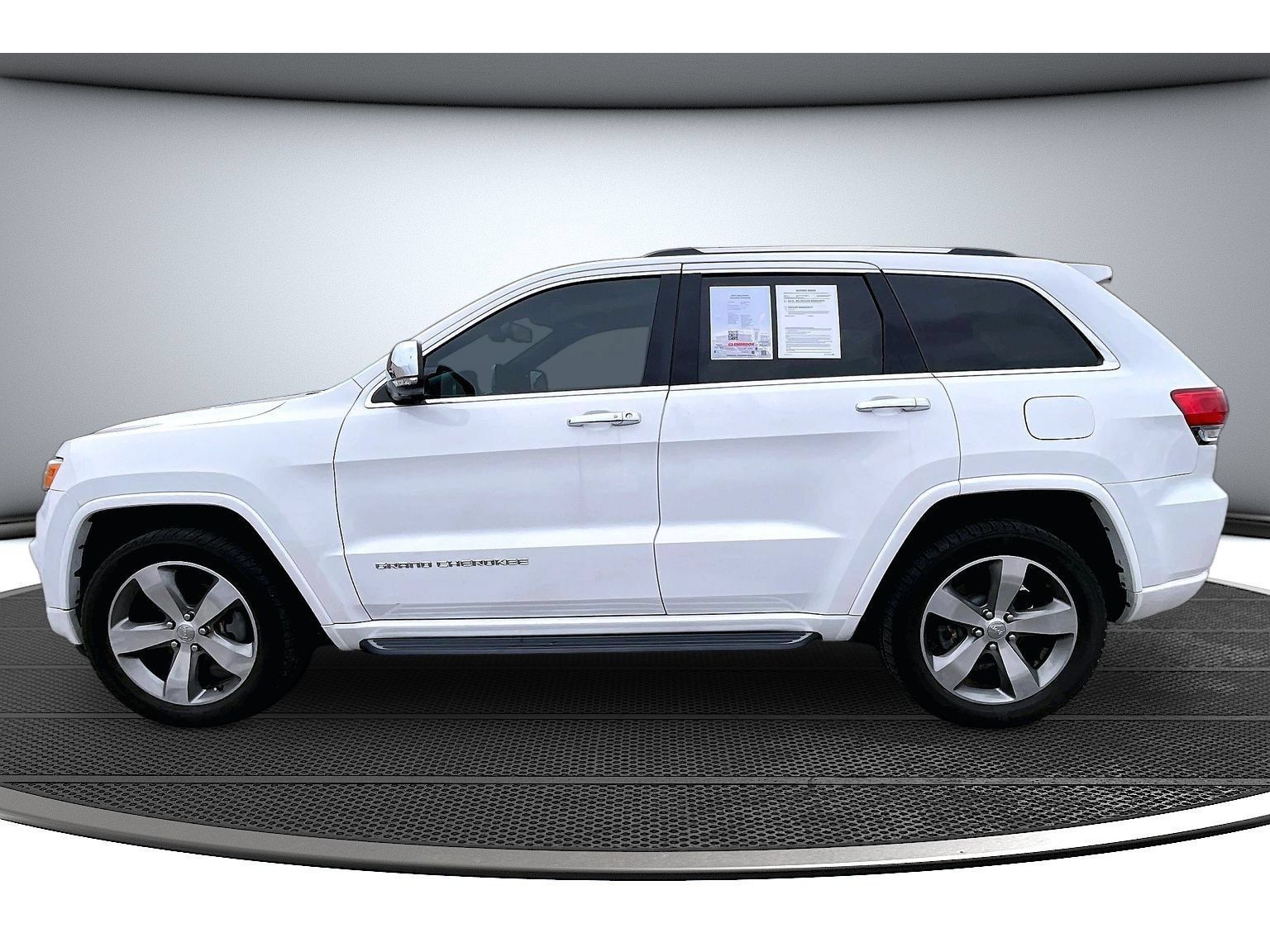 Used 2016 Jeep Grand Cherokee Overland AWD/4WD image 17