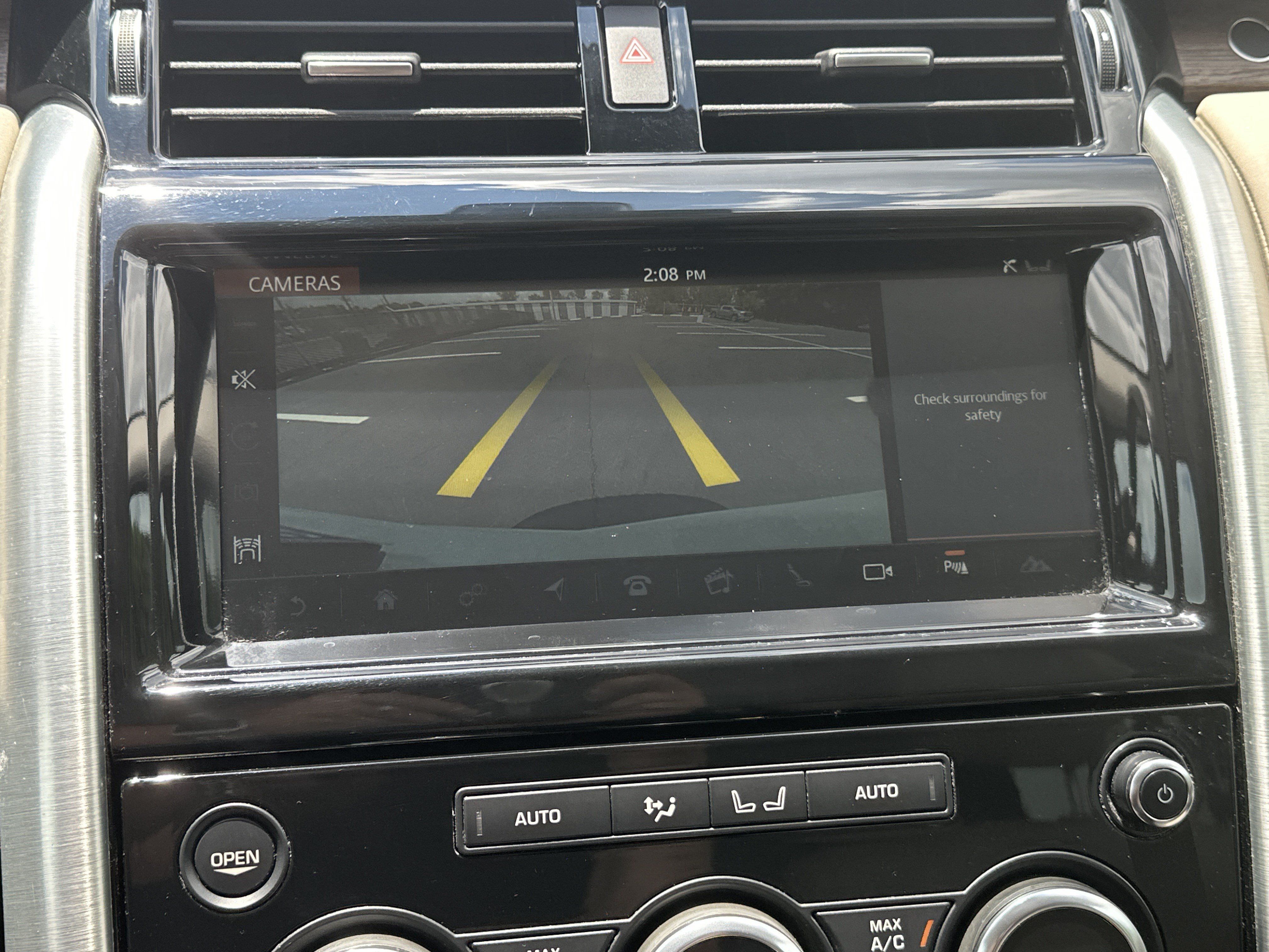 Used 2018 Land Rover Discovery HSE AWD/4WD image 28