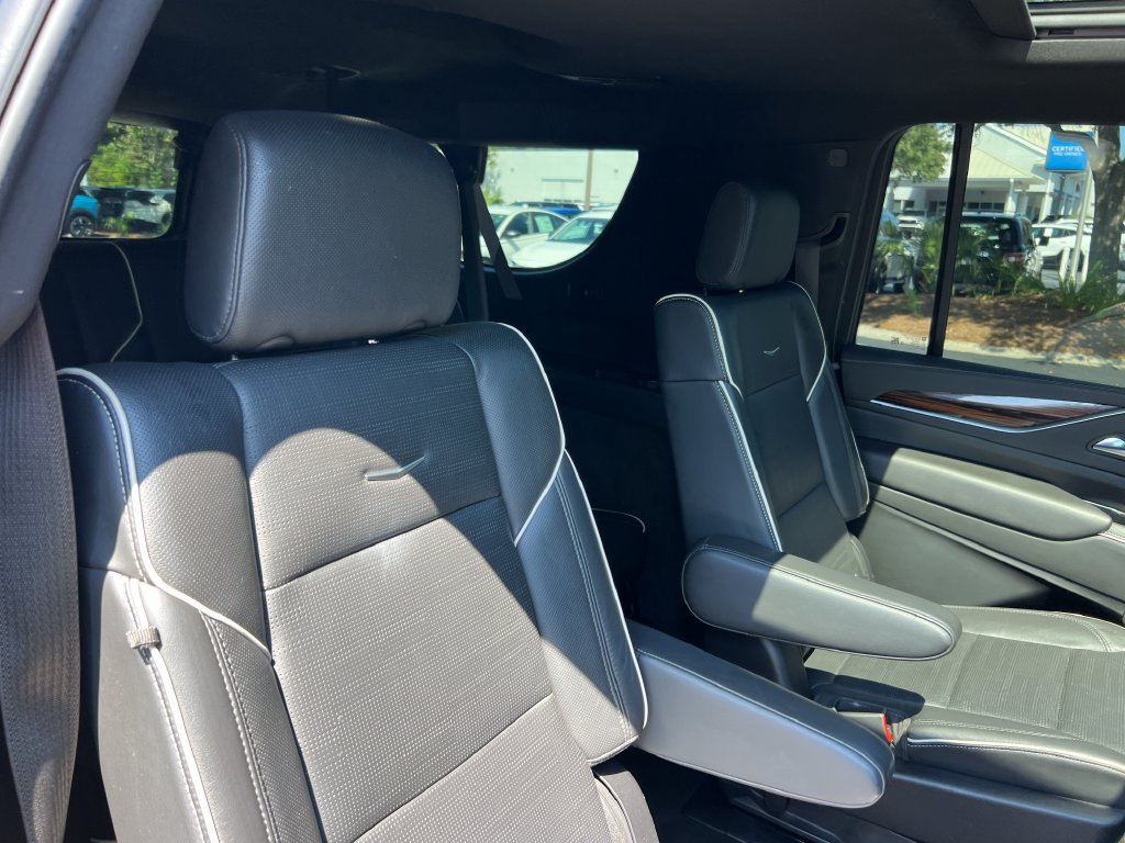 Used 2022 Cadillac Escalade ESV Premium Luxury RWD image 24