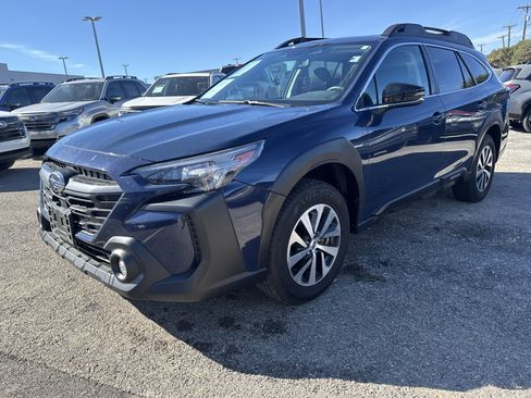 Used 2023 Subaru Outback Premium image 7
