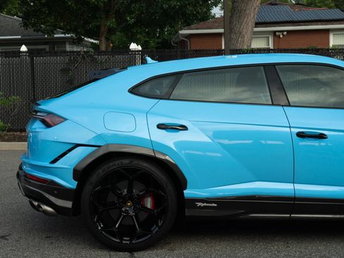 Used 2024 Lamborghini Urus Performante AWD/4WD image 42