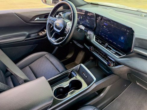 Used 2025 Chevrolet Equinox LT w/ Convenience Package II image 10