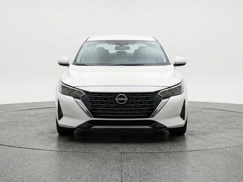 Used 2025 Nissan Sentra SV FWD image 2