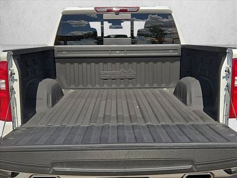 Used 2023 Chevrolet Silverado 1500 High Country w/ High Country Premium Package AWD/4WD image 6