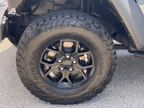 Used 2024 Jeep Wrangler Unlimited AWD/4WD image 11