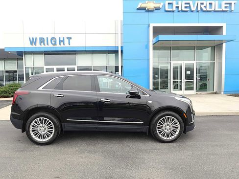 Used 2022 Cadillac XT5 Premium Luxury w/ Technology Package AWD/4WD image 2