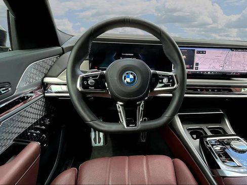 Used 2023 BMW i7 xDrive60 AWD/4WD image 8