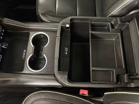 Used 2021 Chevrolet Tahoe Premier w/ Premium Package image 39