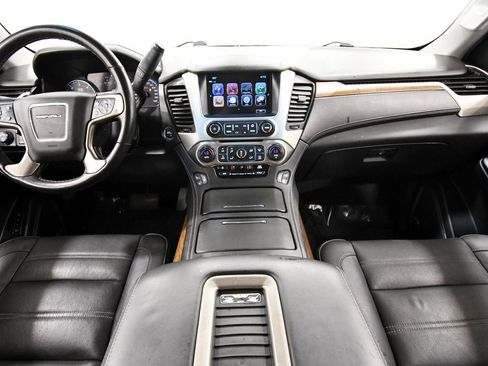 Used 2020 GMC Yukon Denali w/ Denali Ultimate Package AWD/4WD image 3