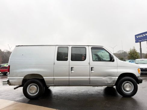 Used 1999 Ford E-250 and Econoline 250 Commercial image 3
