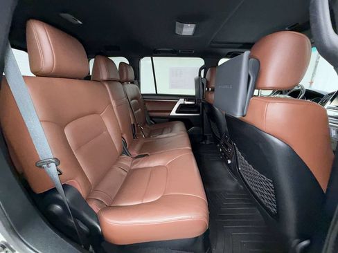 Used 2016 Toyota Land Cruiser AWD/4WD image 17