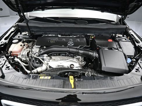 Used 2021 Mercedes-Benz GLB 250 4MATIC w/ Premium Package image 54