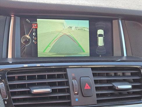 Used 2016 BMW X3 xDrive28d image 11