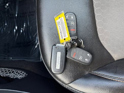 Used 2020 Jeep Compass Latitude w/ Popular Equipment Group image 17