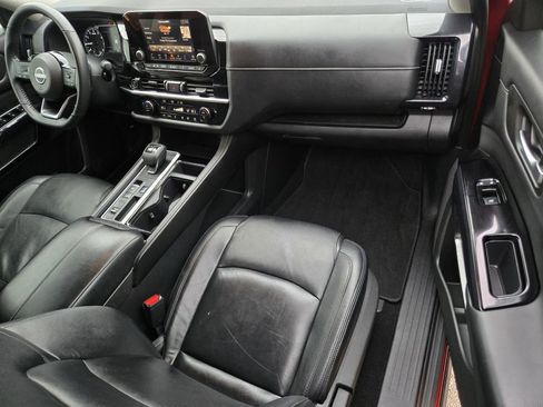 Certified 2022 Nissan Pathfinder SV w/ SV Premium Package image 7