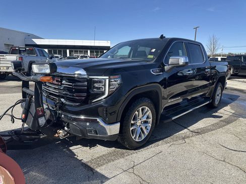Used 2022 GMC Sierra 1500 SLT w/ SLT Premium Plus Package image 2