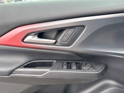 New 2025 Chevrolet Equinox EV RS image 12