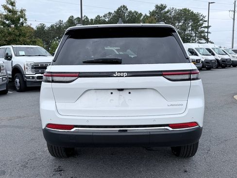 New 2026 Jeep Grand Cherokee Laredo RWD image 8
