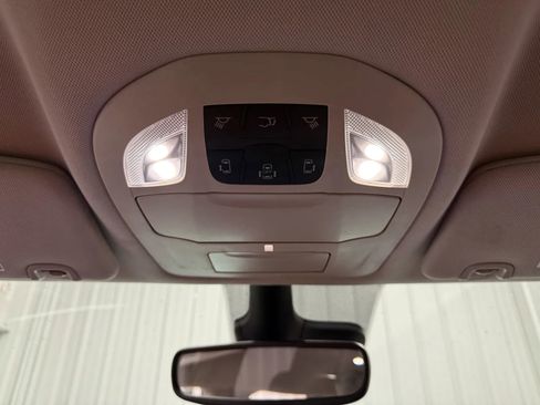 Used 2023 Chrysler Pacifica Touring-L FWD image 35