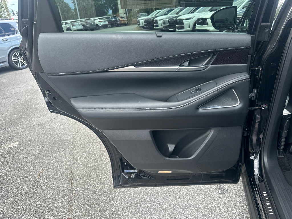 Used 2025 INFINITI QX60 Sensory w/ Vision Package AWD/4WD image 18
