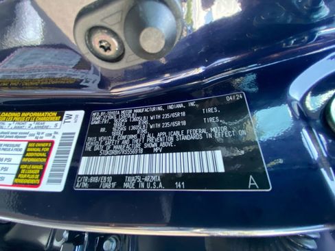 Used 2024 Toyota Highlander XLE AWD/4WD image 26