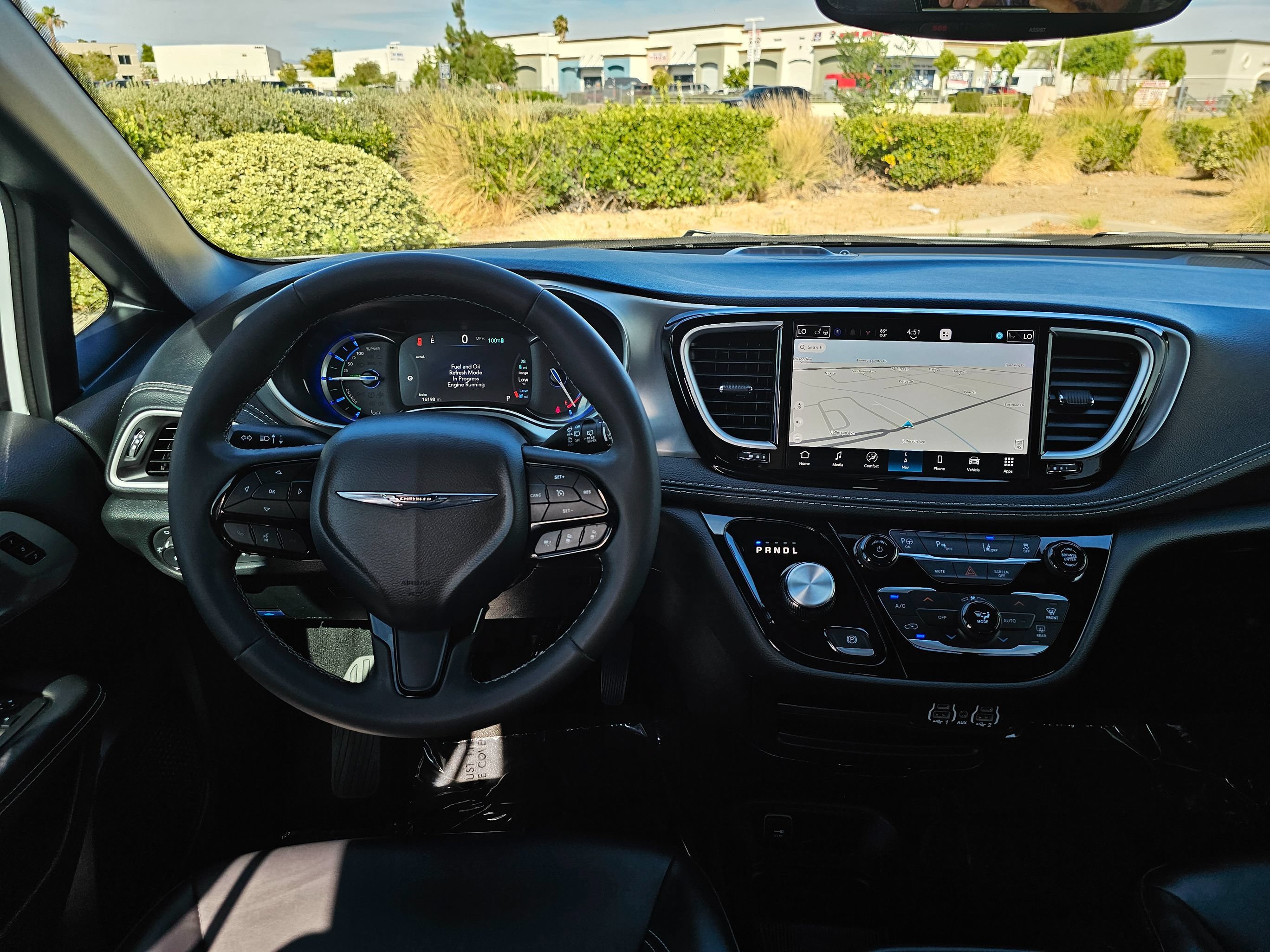 Used 2024 Chrysler Pacifica Limited FWD image 25