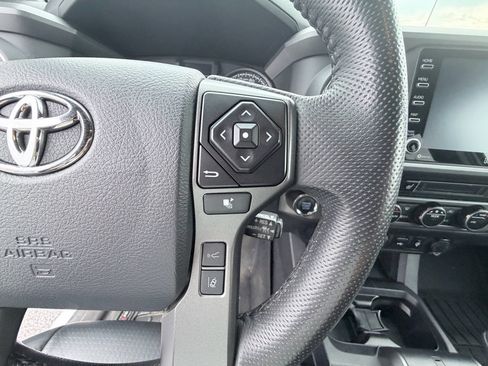 Used 2023 Toyota Tacoma TRD Off-Road w/ TRD Premium Off Road Package AWD/4WD image 15