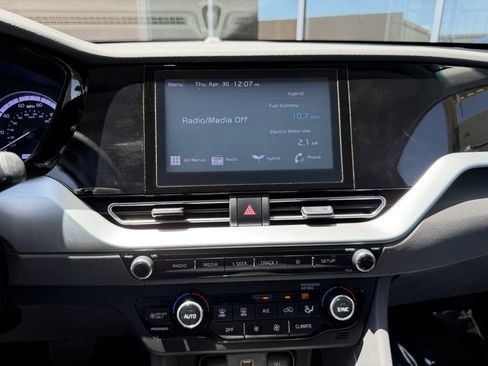 Used 2022 Kia Niro LX FWD image 18