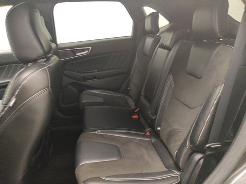Used 2020 Ford Edge ST image 18