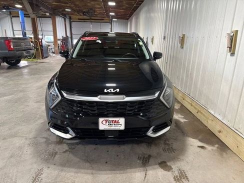 Used 2023 Kia Sportage SX image 3