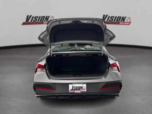 Used 2024 Hyundai Elantra SEL image 11