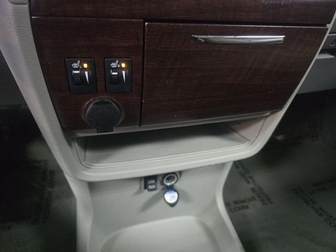 Used 2011 Toyota Sienna XLE image 24