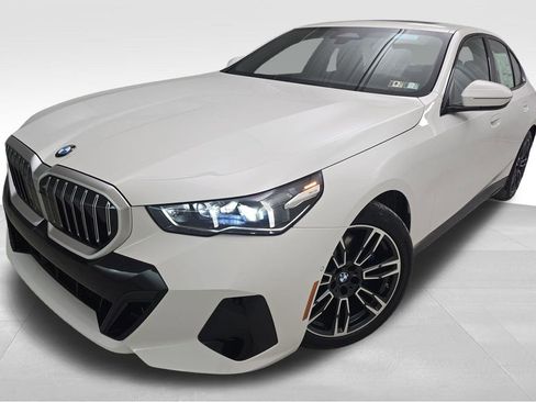 New 2026 BMW 530i xDrive w/ M Sport Package image 1