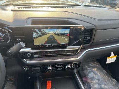 New 2026 GMC Sierra 2500 SLT w/ SLT Convenience Package image 22