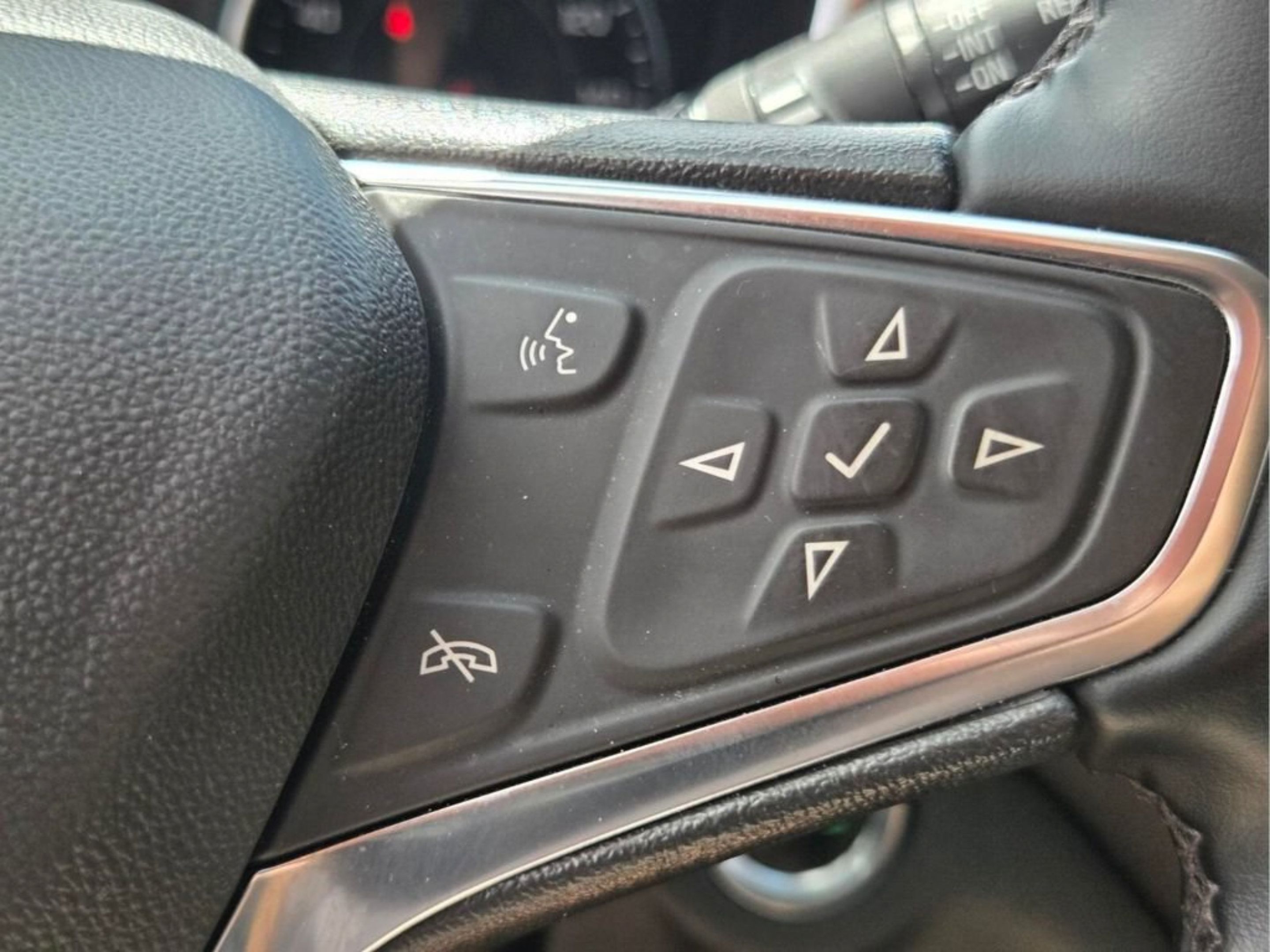 Used 2024 Chevrolet Equinox LT AWD/4WD image 32