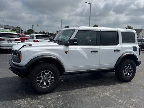 Used 2025 Ford Bronco Badlands AWD/4WD image 2
