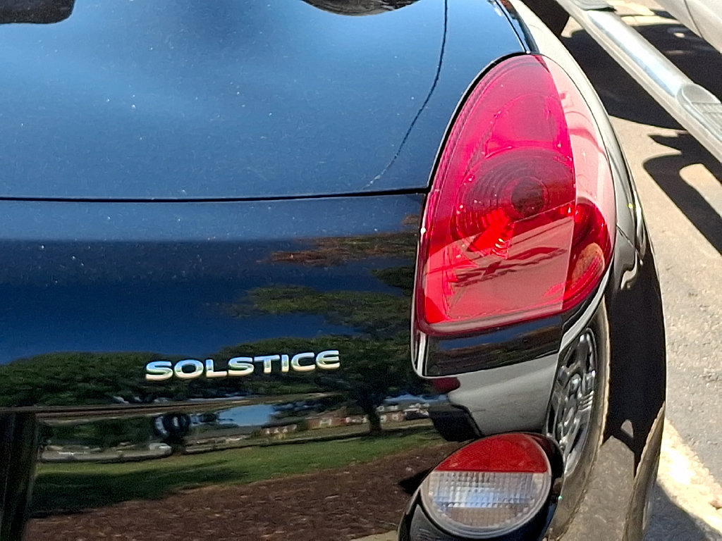 Used 2007 Pontiac Solstice Convertible w/ Premium Package RWD image 9