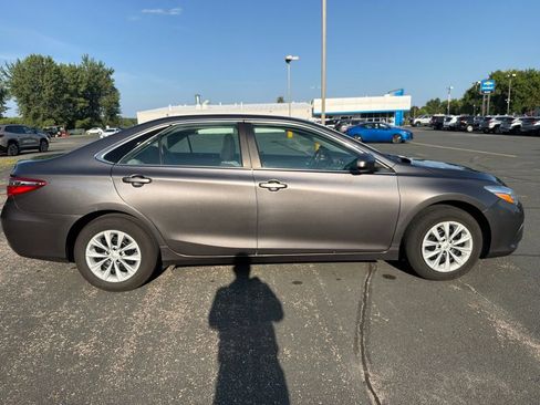Used 2015 Toyota Camry LE FWD image 8