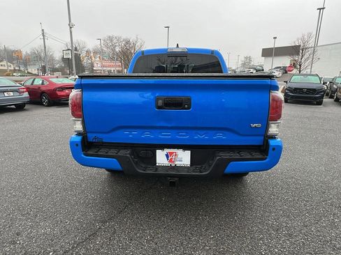 Used 2020 Toyota Tacoma TRD Sport image 5