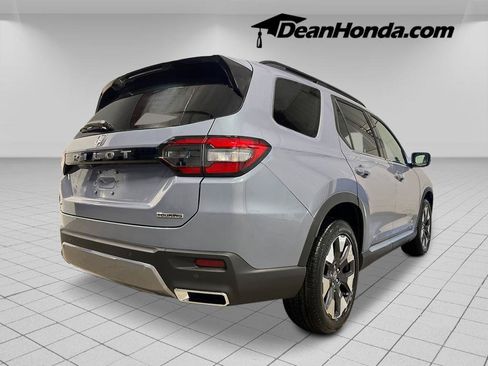 New 2026 Honda Pilot Touring image 5
