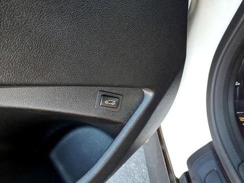 Used 2023 BMW 230i xDrive Coupe w/ Convenience Package image 12