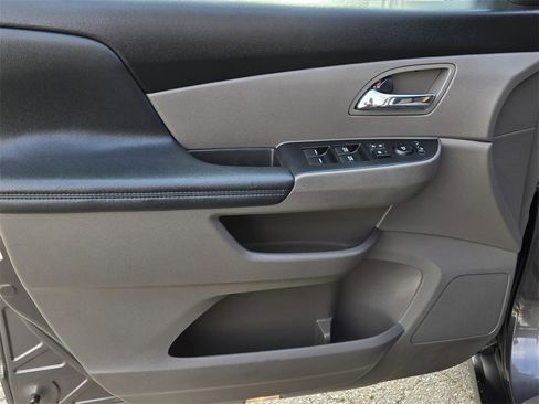 Used 2015 Honda Odyssey EX image 10