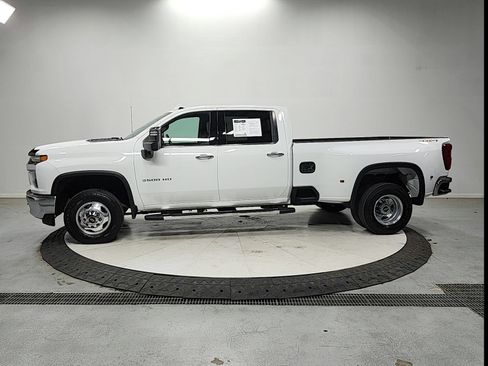Used 2023 Chevrolet Silverado 3500 LTZ w/ LTZ Convenience Package AWD/4WD image 4