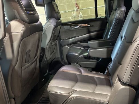 Used 2017 Cadillac Escalade ESV Platinum image 16